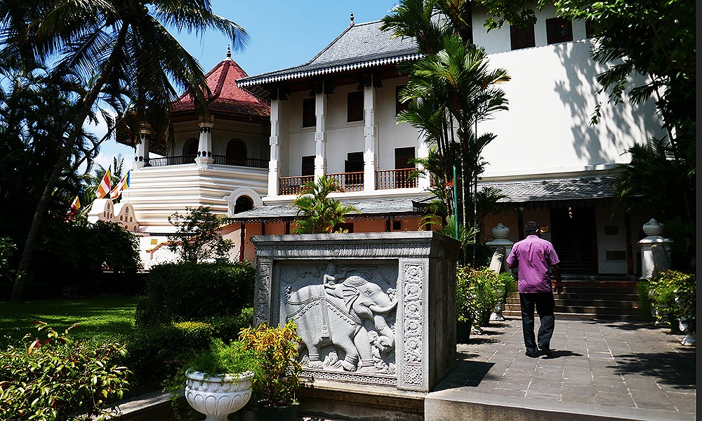 Kandy, "Zahntempel", UNESCO-Weltkulturerbe, © SriLanka-Lifestyle.com by Nathalie Gütermann
