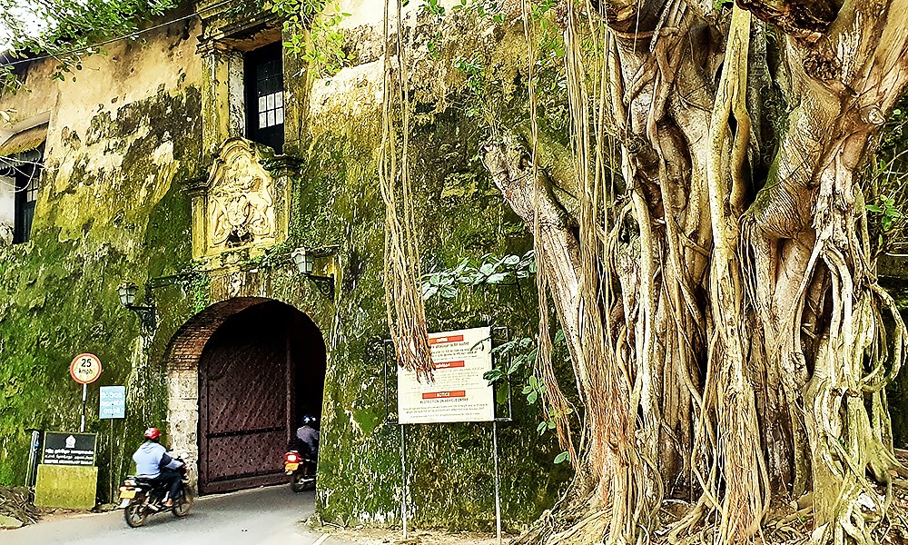 Galle, "Old Gate", Sri Lanka, UNESCO-Weltkulturerbe, © SriLanka-Lifestyle.com by Nathalie Gütermann