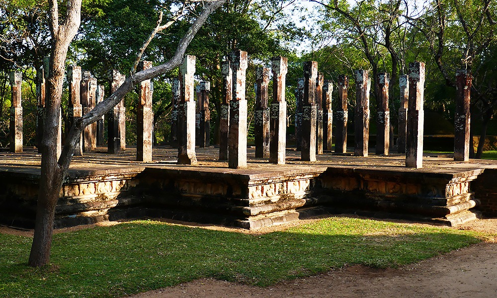 Polonnaruwa, "Alahana Pirivena", Sri Lanka Ruinenstadt, UNESCO, SriLanka-Lifestyle.com by Nathalie Gütermann